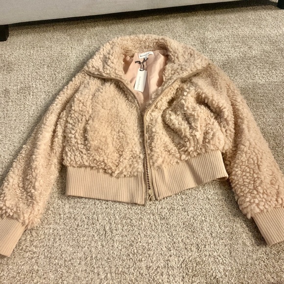 Fuzzy jacket - Picture 4 of 4